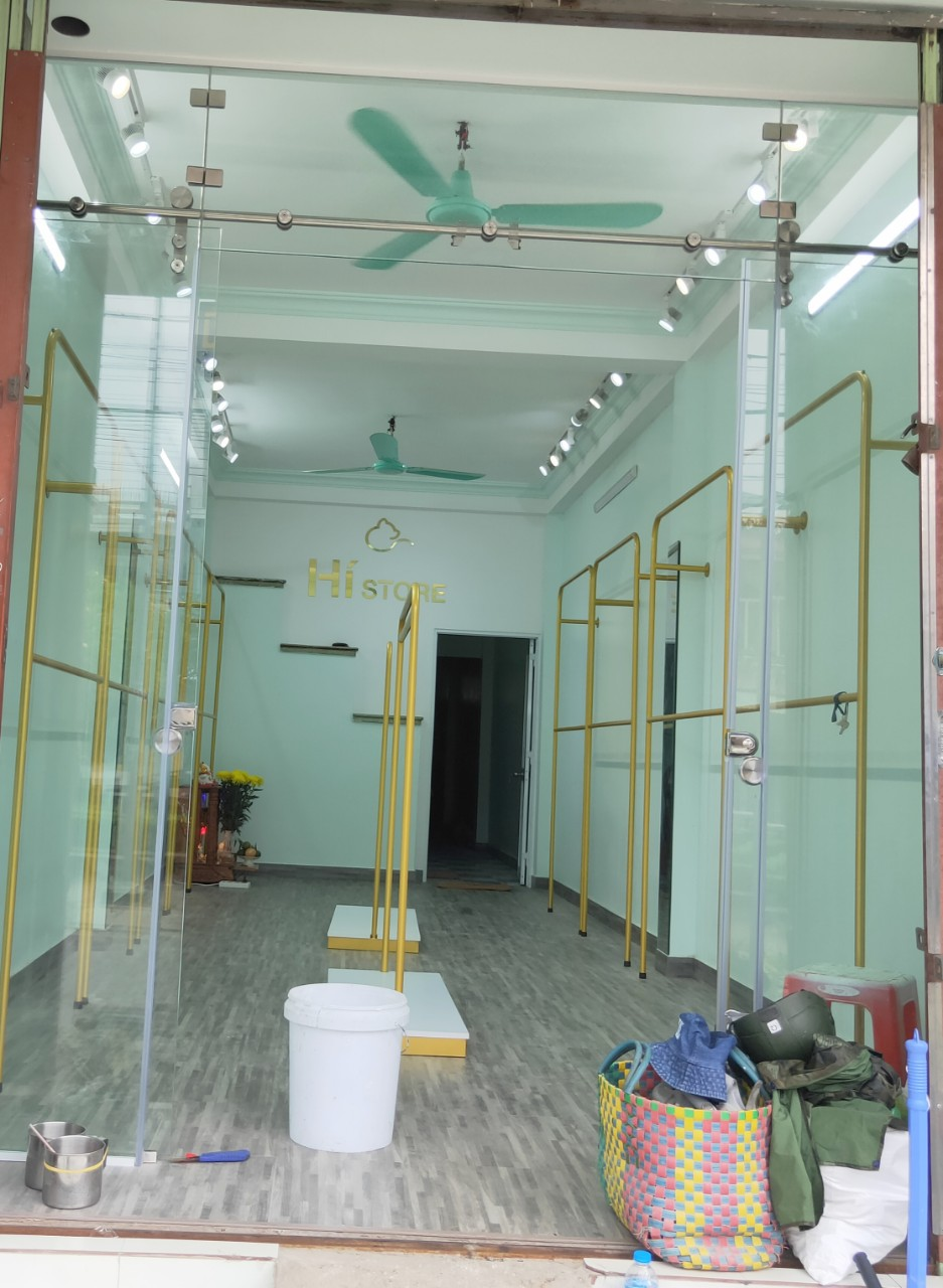 Làm giá kệ treo quần áo sài gòn Tp HCM, Báo giá, thiết kế thi công tổng các hạng mục trọn gói, inox Kính