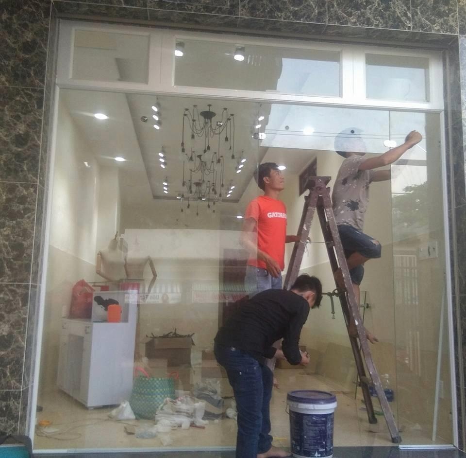 Thi công Lắp Đặt Cửa Kính Cường Lực Shop Sài Gòn Tp HCN
