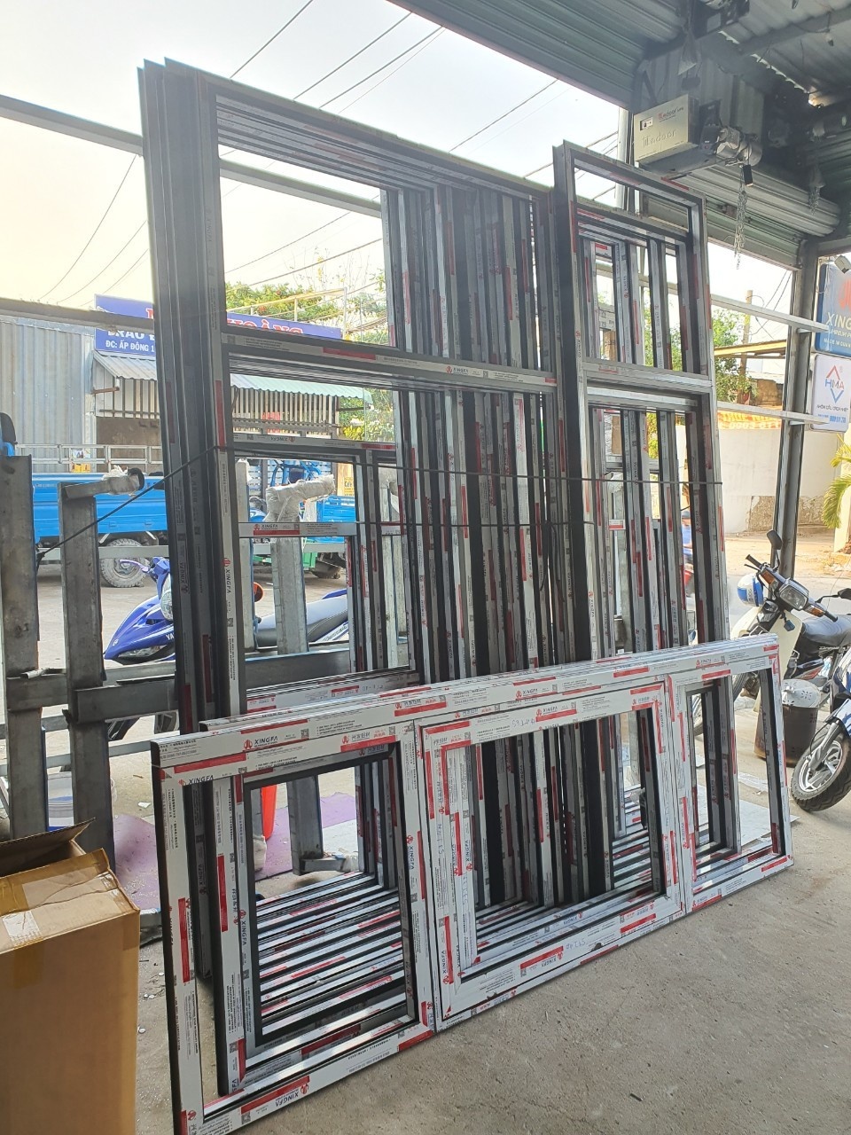 Lắp đặt cửa nhôm xing fa sài gòn HCM
