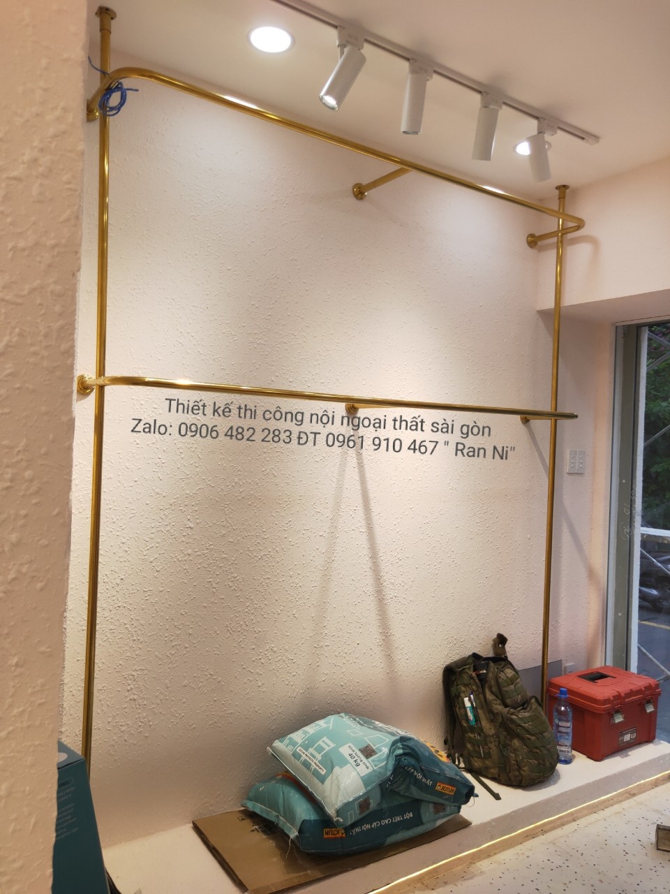 Làm Giá kệ treo, Sào treo đồ máng đồ,Thiết kế Thi công Tổng các hạng Mục shop thời trang sài gòn HCM 